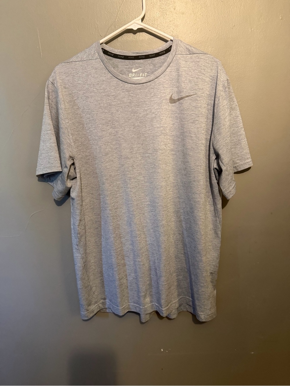 Nike Men’s Light Heather Gray Dri-FIT Short Sleeve Tee
